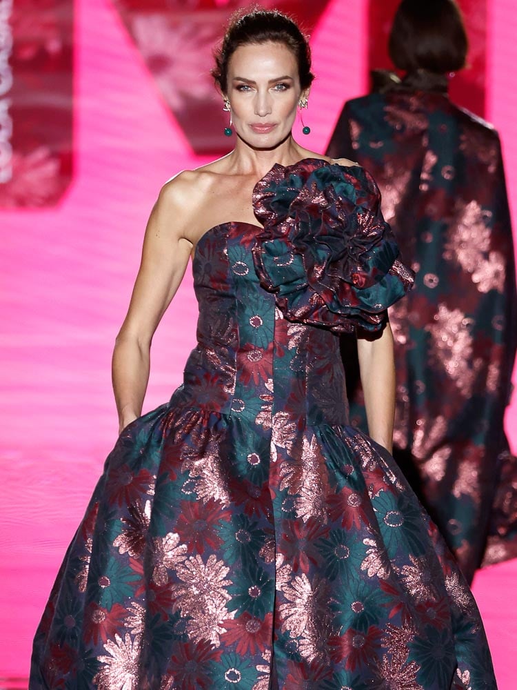 Lola Casademunt added a sense of fierceness & complexity with her 'God Save The Print' collection at Mercedes-Benz Fashion Week Madrid.