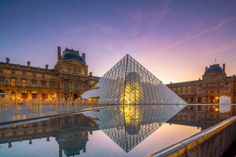 Musée du Louvre: the former palace of the kings of France, the Louvre exhibits 35,000 works of art. It is found on the right bank of the Seine in the 1st arrondissement of the city and is home to some of the most canonical works of Western art, including the Mona Lisa and the Venus de Milo.