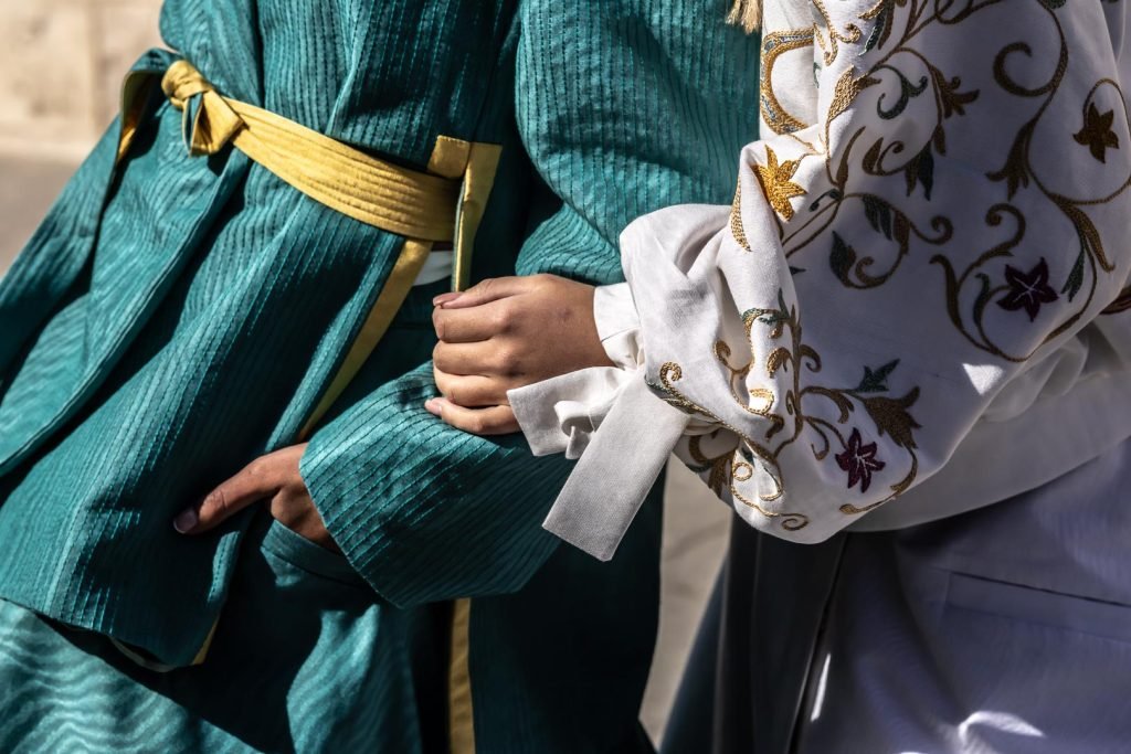 AzukarMoreno presents its latest collection "Shah y Mat," with an exclusive editorial shot in Madrid by María Novo.