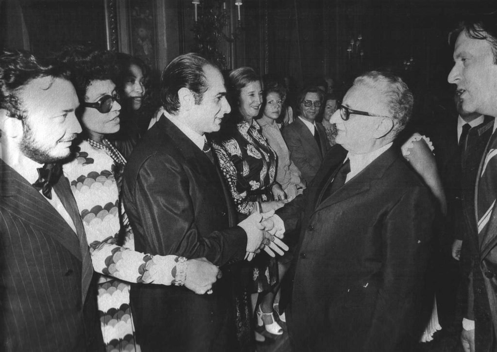 Angelo Litrico shakes hands with the President of the Italian Republic, Giovanni Leone.